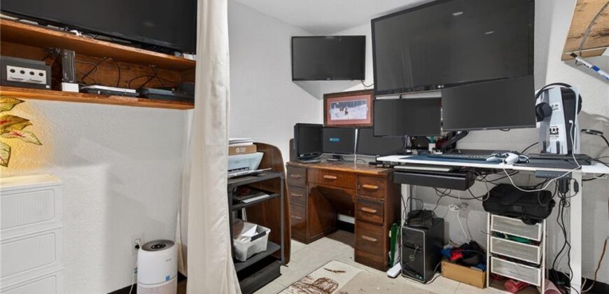 403 E PARK Avenue, Claycomo, MO 64119