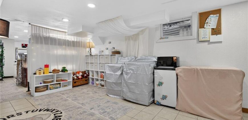 403 E PARK Avenue, Claycomo, MO 64119