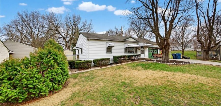 403 E PARK Avenue, Claycomo, MO 64119