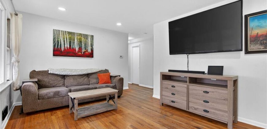 403 E PARK Avenue, Claycomo, MO 64119