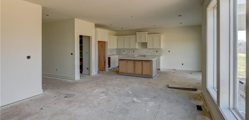 6410 NW 98th Street, Kansas City, MO 64153