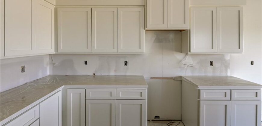 6410 NW 98th Street, Kansas City, MO 64153