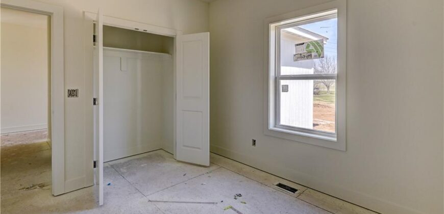 6410 NW 98th Street, Kansas City, MO 64153