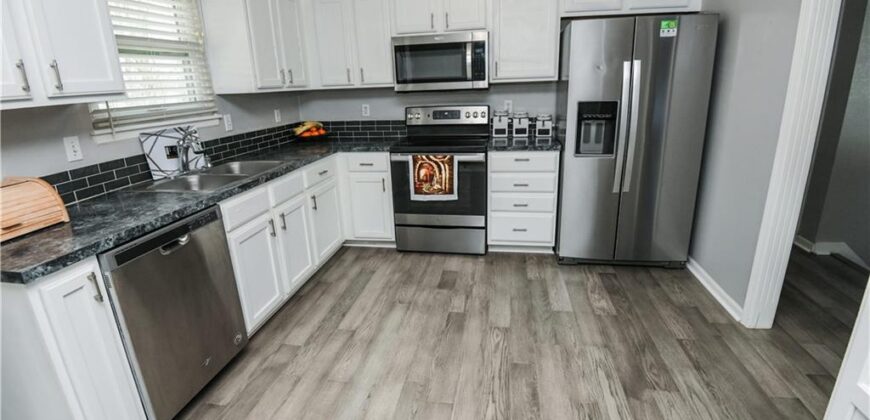 204 NW 114th Terrace, Kansas City, MO 64155