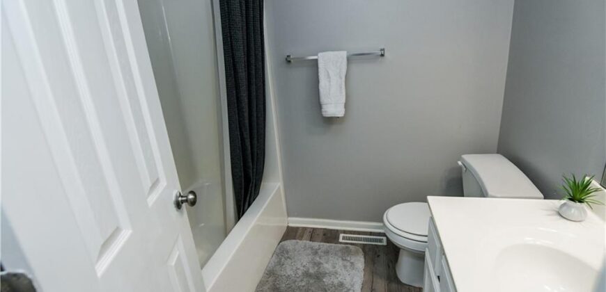 204 NW 114th Terrace, Kansas City, MO 64155