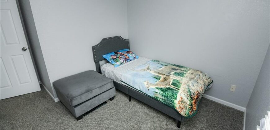 204 NW 114th Terrace, Kansas City, MO 64155