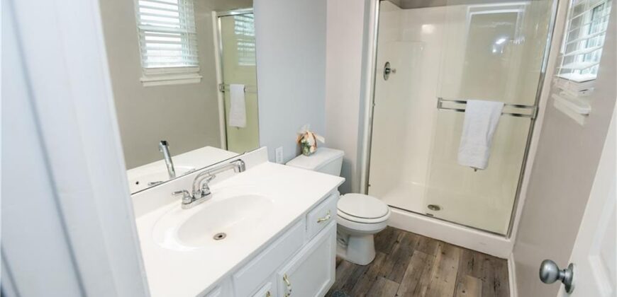 204 NW 114th Terrace, Kansas City, MO 64155