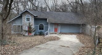 7610 NW Paradise Lane, Kansas City, MO 64152