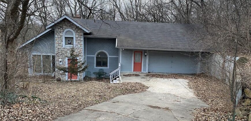 7610 NW Paradise Lane, Kansas City, MO 64152