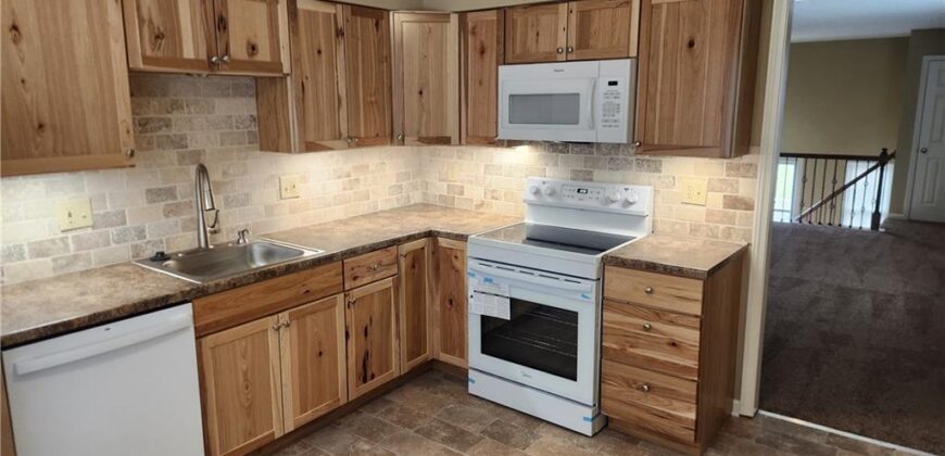 8736 N HULL Avenue, Kansas City, MO 64154