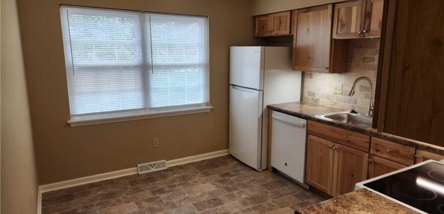 8736 N HULL Avenue, Kansas City, MO 64154