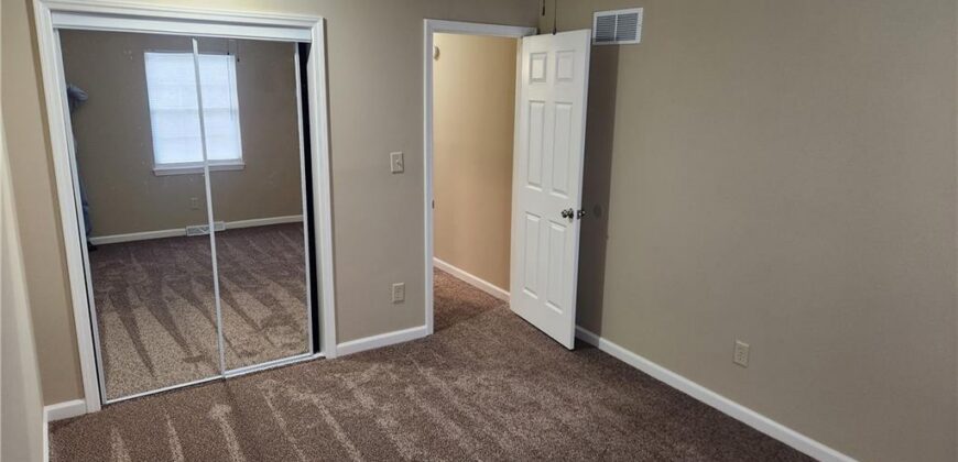 8736 N HULL Avenue, Kansas City, MO 64154