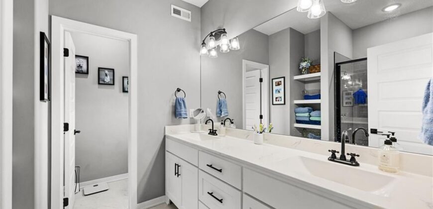 11722 N Manning Avenue, Kansas City, MO 64157