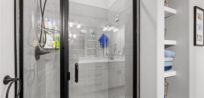 11722 N Manning Avenue, Kansas City, MO 64157