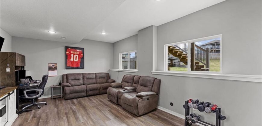 11722 N Manning Avenue, Kansas City, MO 64157