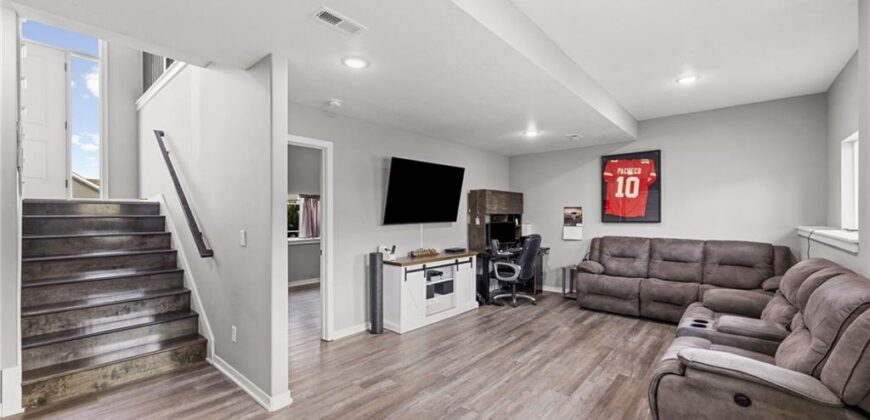 11722 N Manning Avenue, Kansas City, MO 64157