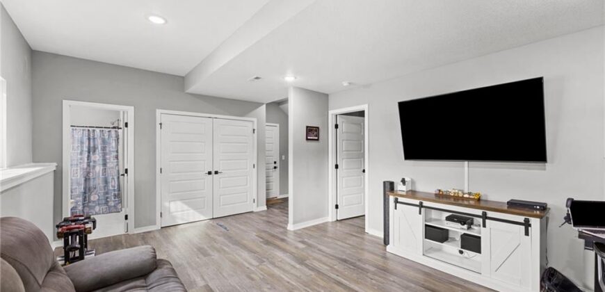 11722 N Manning Avenue, Kansas City, MO 64157