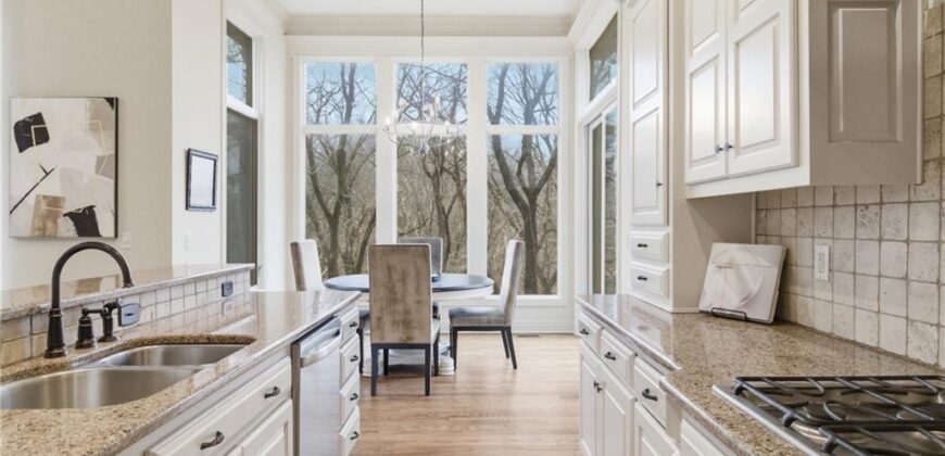 10514 River Hills Drive, Parkville, MO 64152