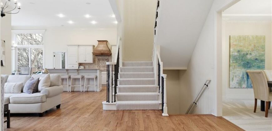 10514 River Hills Drive, Parkville, MO 64152