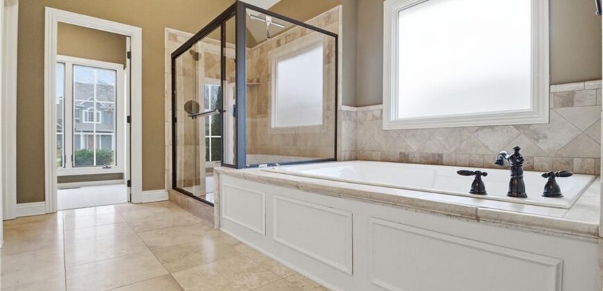 10514 River Hills Drive, Parkville, MO 64152