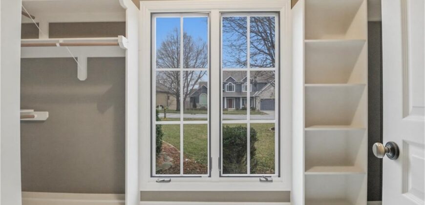 10514 River Hills Drive, Parkville, MO 64152