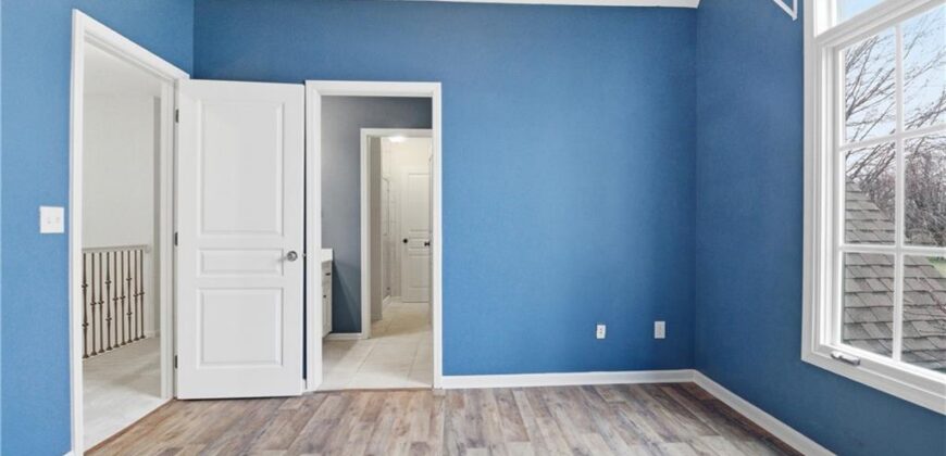 10514 River Hills Drive, Parkville, MO 64152