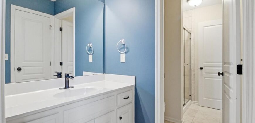 10514 River Hills Drive, Parkville, MO 64152