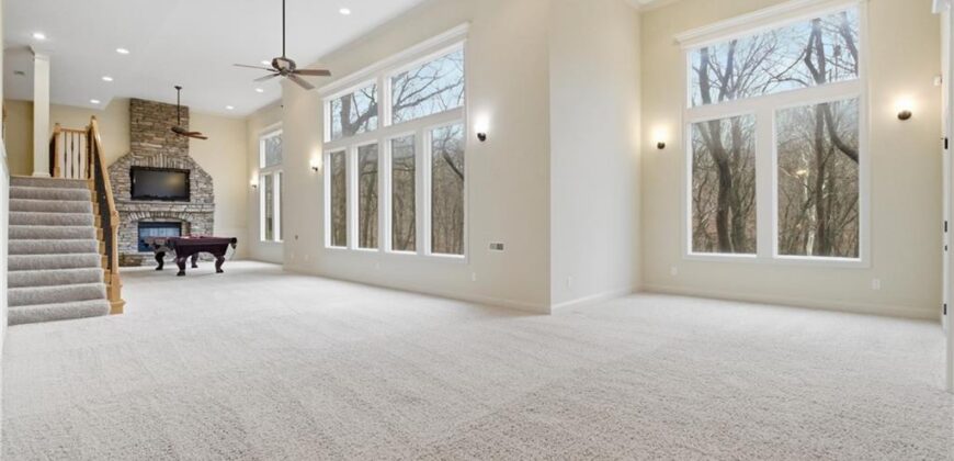 10514 River Hills Drive, Parkville, MO 64152