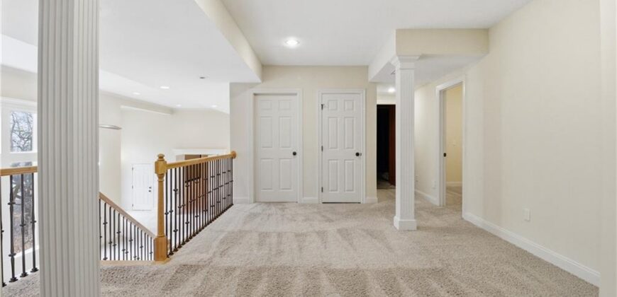 10514 River Hills Drive, Parkville, MO 64152