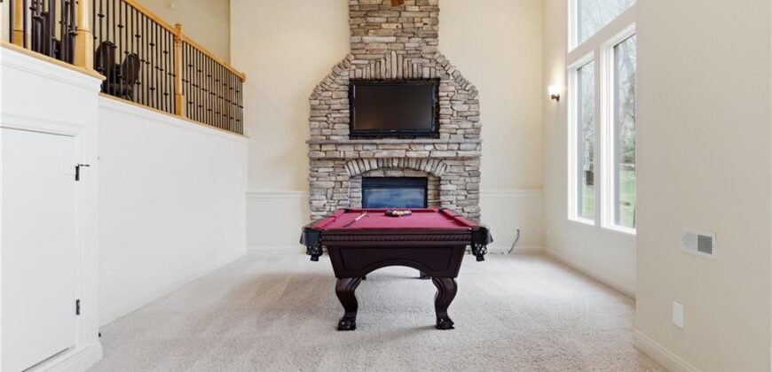 10514 River Hills Drive, Parkville, MO 64152