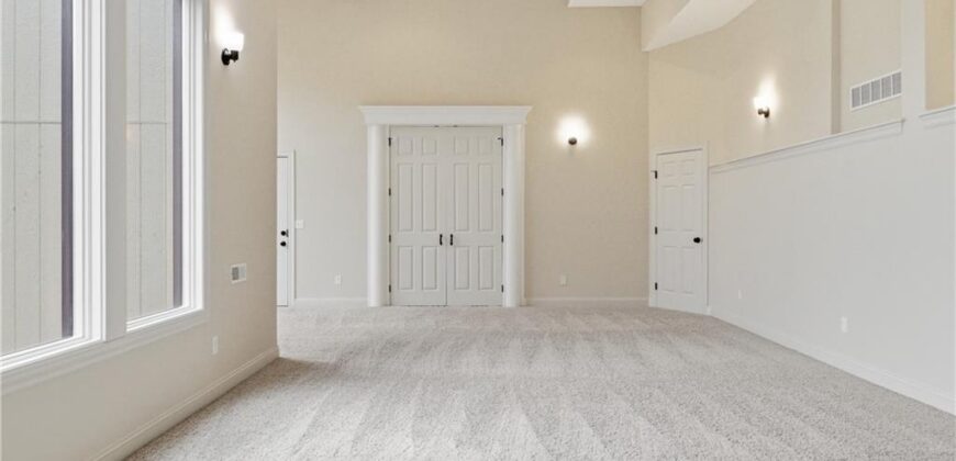 10514 River Hills Drive, Parkville, MO 64152