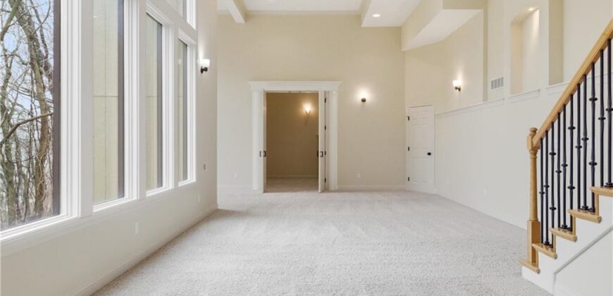 10514 River Hills Drive, Parkville, MO 64152