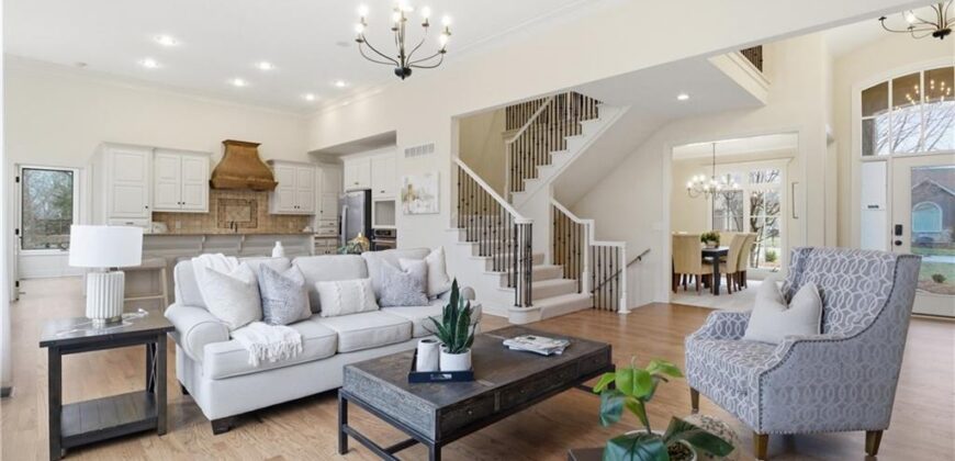 10514 River Hills Drive, Parkville, MO 64152