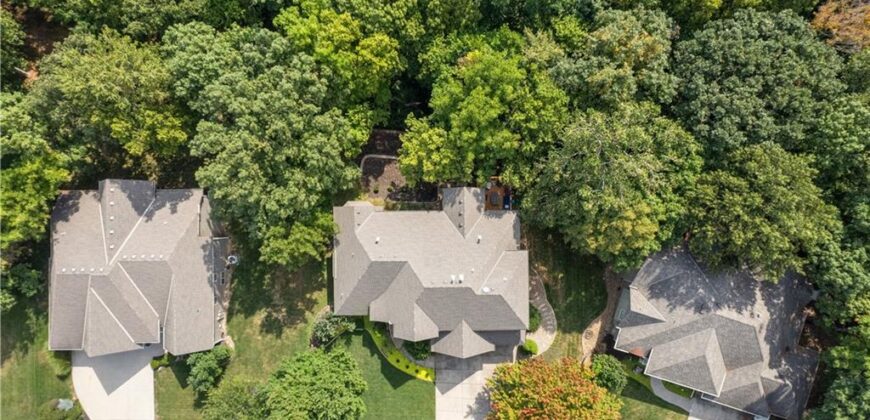 10514 River Hills Drive, Parkville, MO 64152