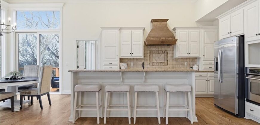 10514 River Hills Drive, Parkville, MO 64152