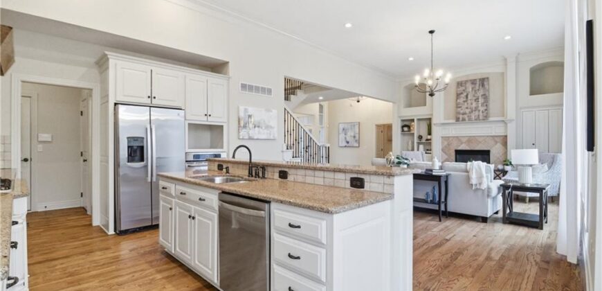 10514 River Hills Drive, Parkville, MO 64152