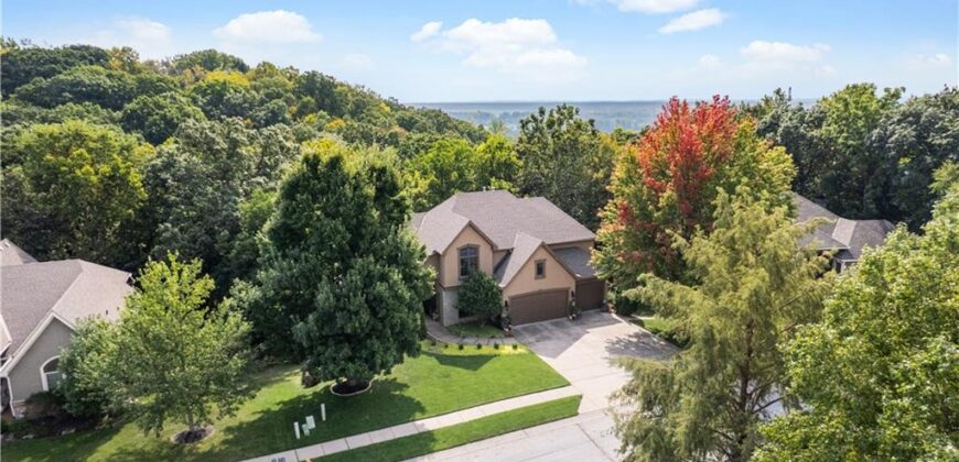 10514 River Hills Drive, Parkville, MO 64152