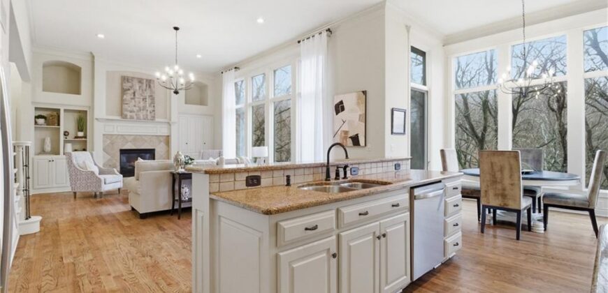 10514 River Hills Drive, Parkville, MO 64152