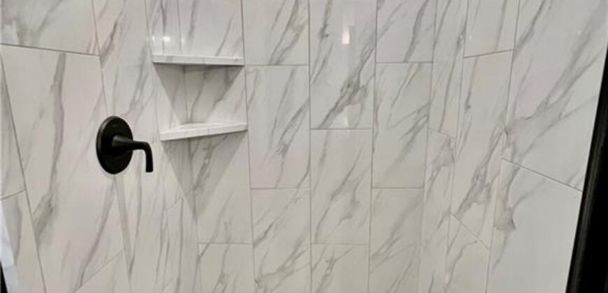 1921 Longview Drive, Liberty, MO 64068