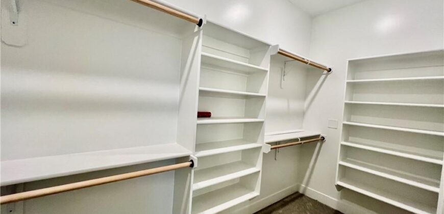 1921 Longview Drive, Liberty, MO 64068