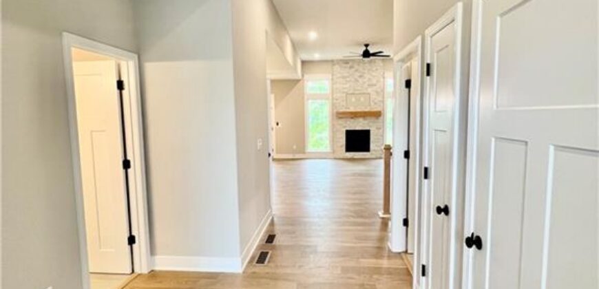 1921 Longview Drive, Liberty, MO 64068