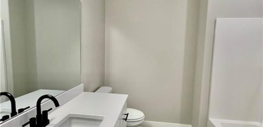 1921 Longview Drive, Liberty, MO 64068