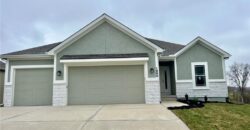 1921 Longview Drive, Liberty, MO 64068