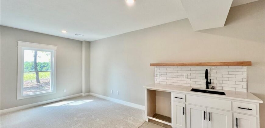 1921 Longview Drive, Liberty, MO 64068