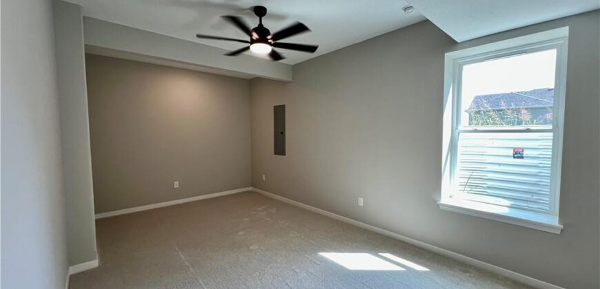 1921 Longview Drive, Liberty, MO 64068