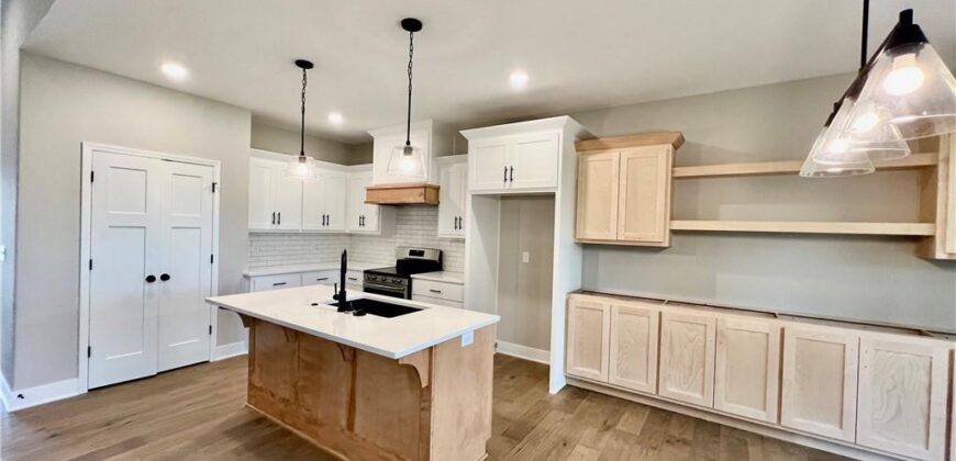 1921 Longview Drive, Liberty, MO 64068