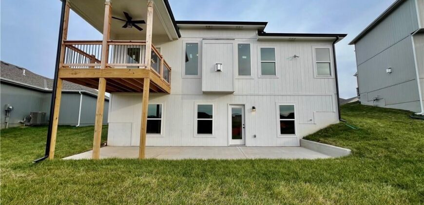 1921 Longview Drive, Liberty, MO 64068