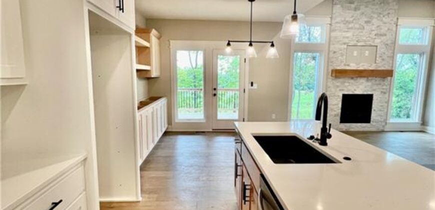 1921 Longview Drive, Liberty, MO 64068