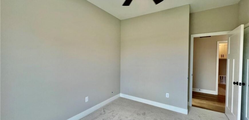 1925 Longview Drive, Liberty, MO 64068