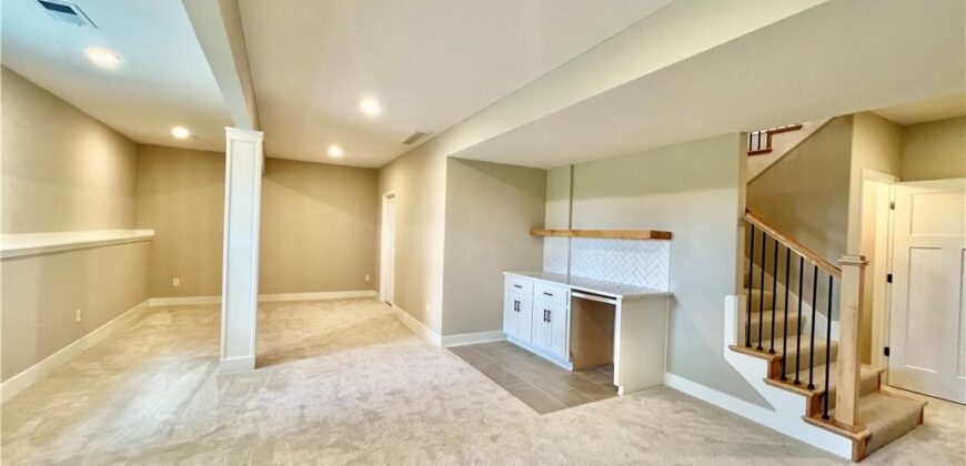 1925 Longview Drive, Liberty, MO 64068